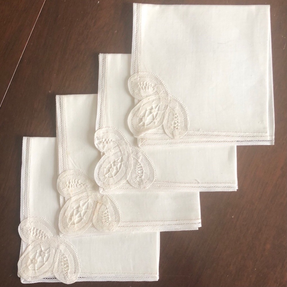 Vintage Linen Napkin and Tablecloth Set